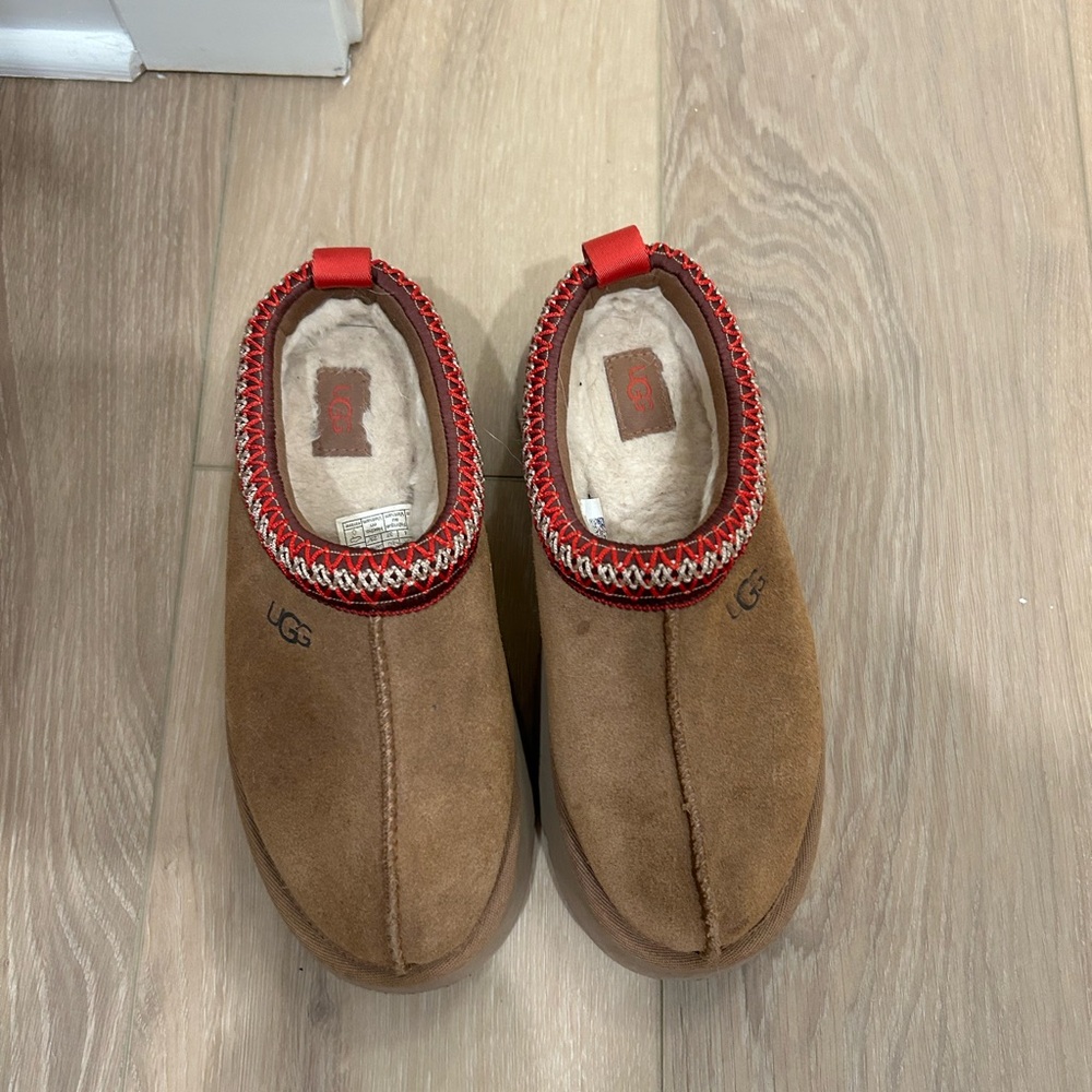 ugg slippers - Picture 4 of 4